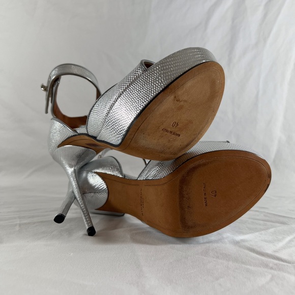 GIVENCHY Silver Leather Lizard Embossed Shark Lock Ankle Strap Sandals 40 - 10US - Picture 13 of 15